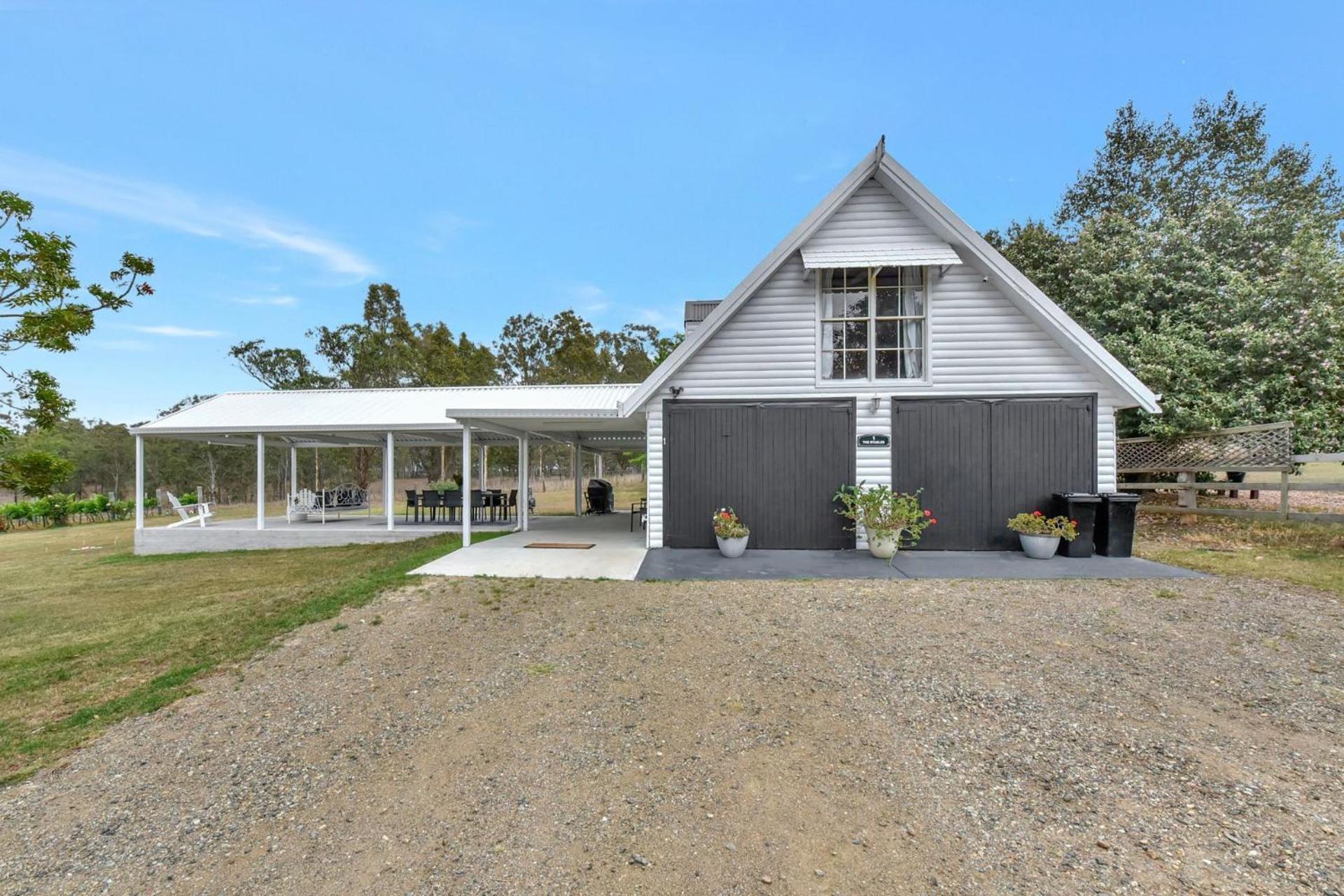 Bracken Ridge Vineyard The Entire Estate Rothbury Exterior foto